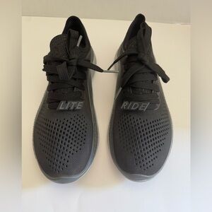 Crocs Shoes LiteRide Pacer Sneakers Size W8 Black Grey Comfort